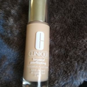 Clinique 2 in 1 foundation and concealer